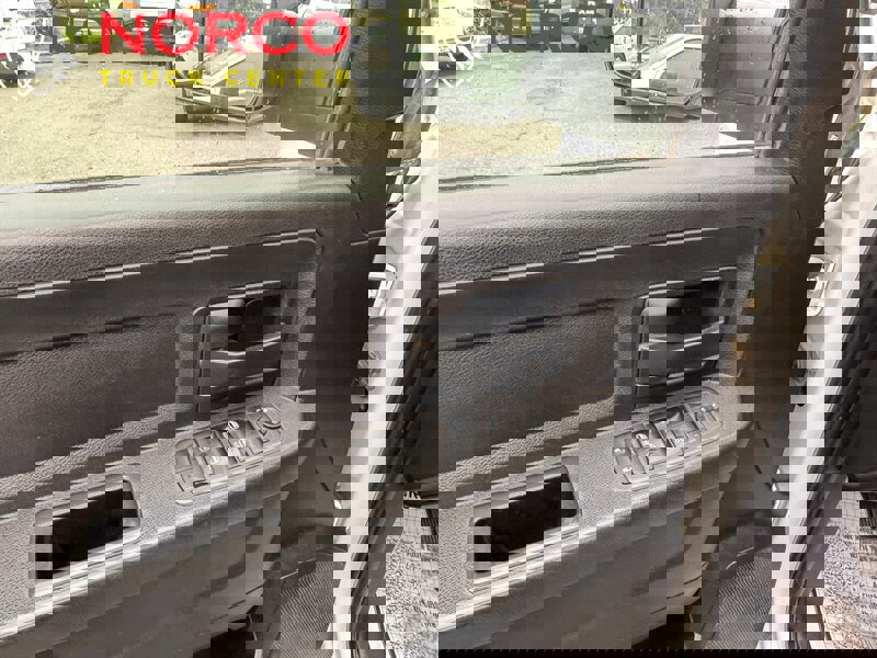 Used 2018 RAM 3500 Tradesman w/ Chrome Appearance Group image 18