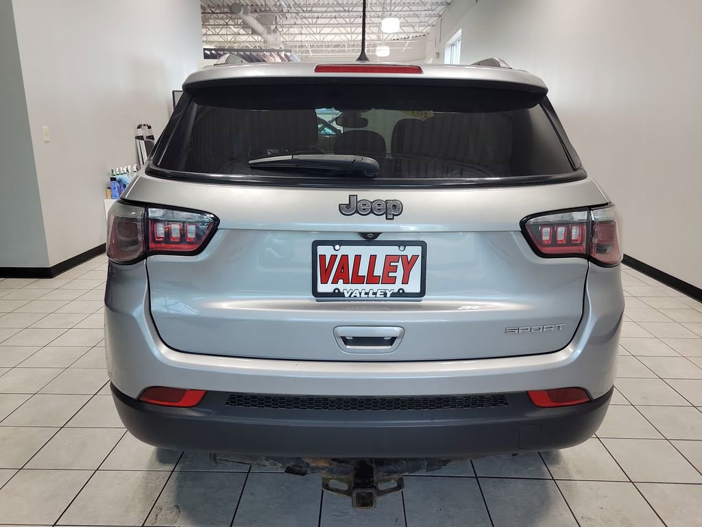 Used 2018 Jeep Compass Sport FWD image 8