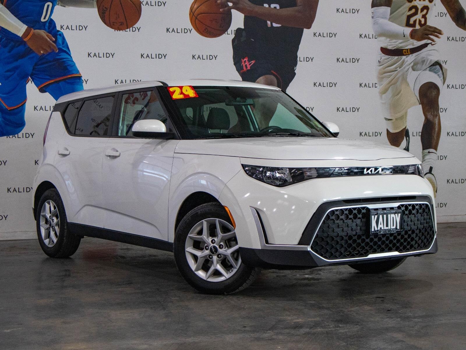 Used 2024 Kia Soul LX w/ Option Group 015 image 2