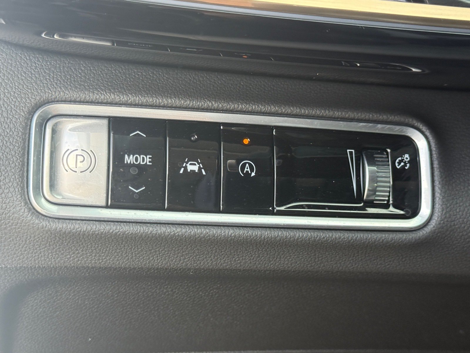 Used 2025 Buick Envision Avenir AWD/4WD image 21