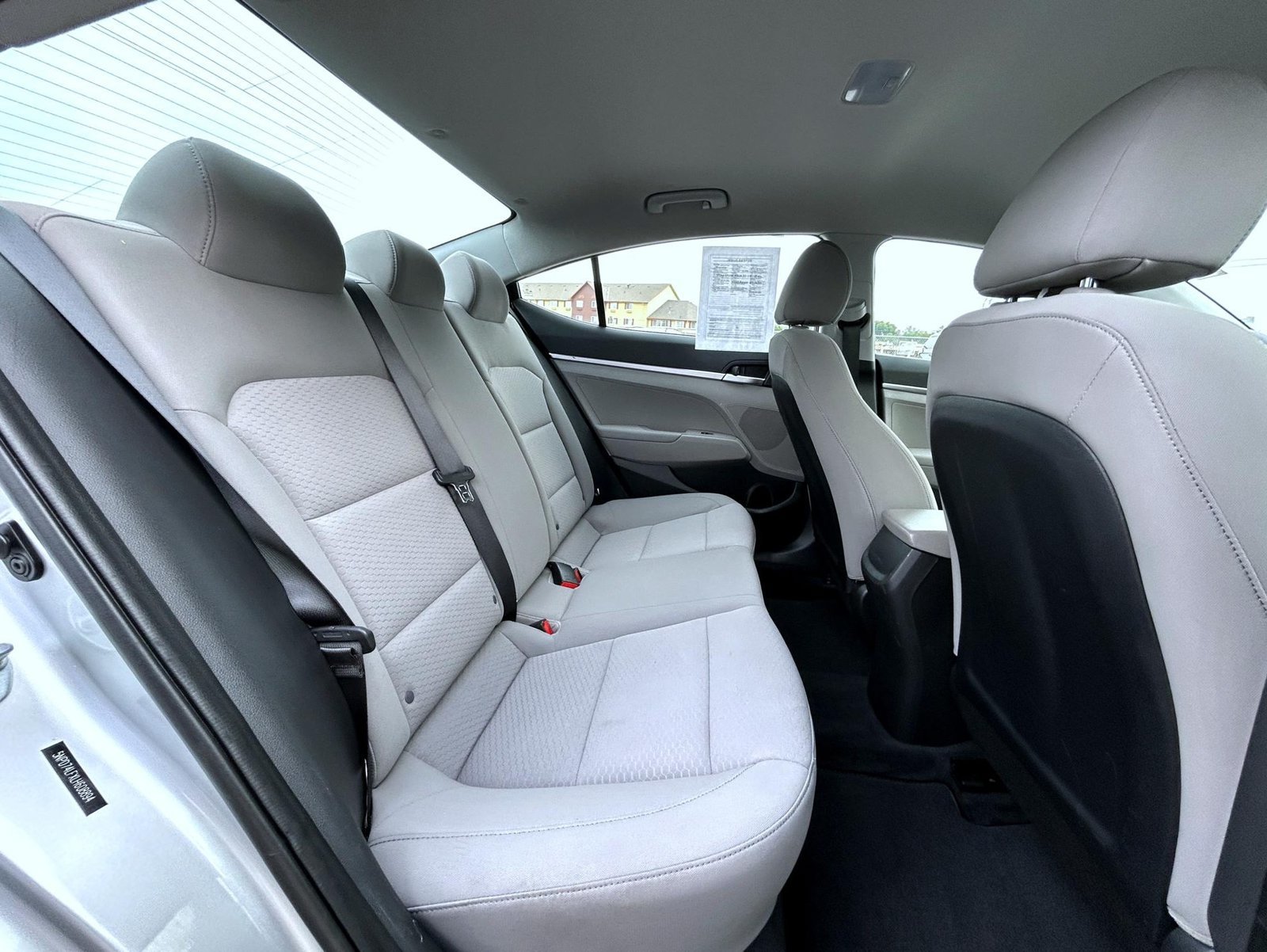 Used 2020 Hyundai Elantra SE FWD image 20