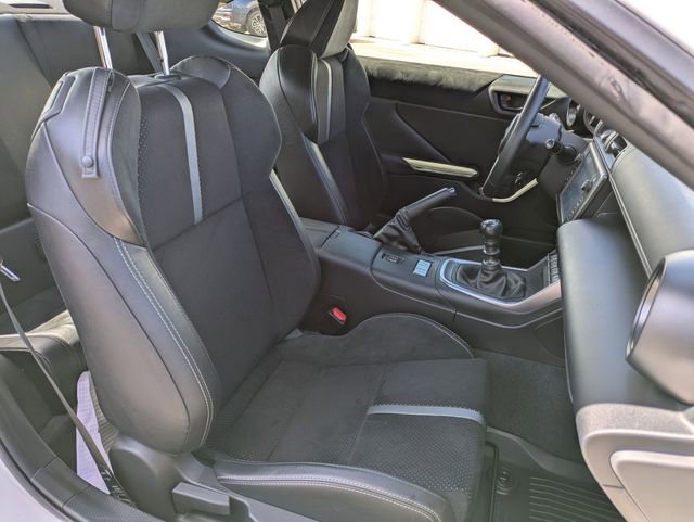 Used 2025 Toyota GR86 Premium w/ Performance Package image 20