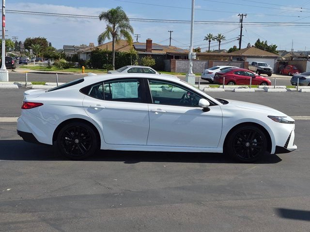 Used 2025 Toyota Camry SE FWD image 4