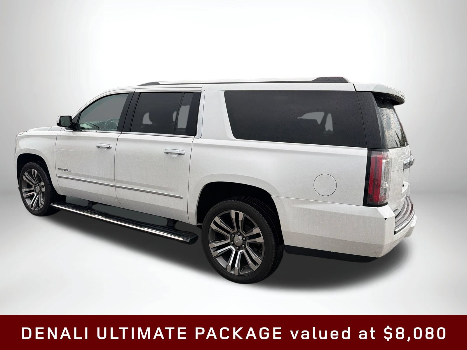 Used 2018 GMC Yukon XL Denali w/ Denali Ultimate Package AWD/4WD image 4