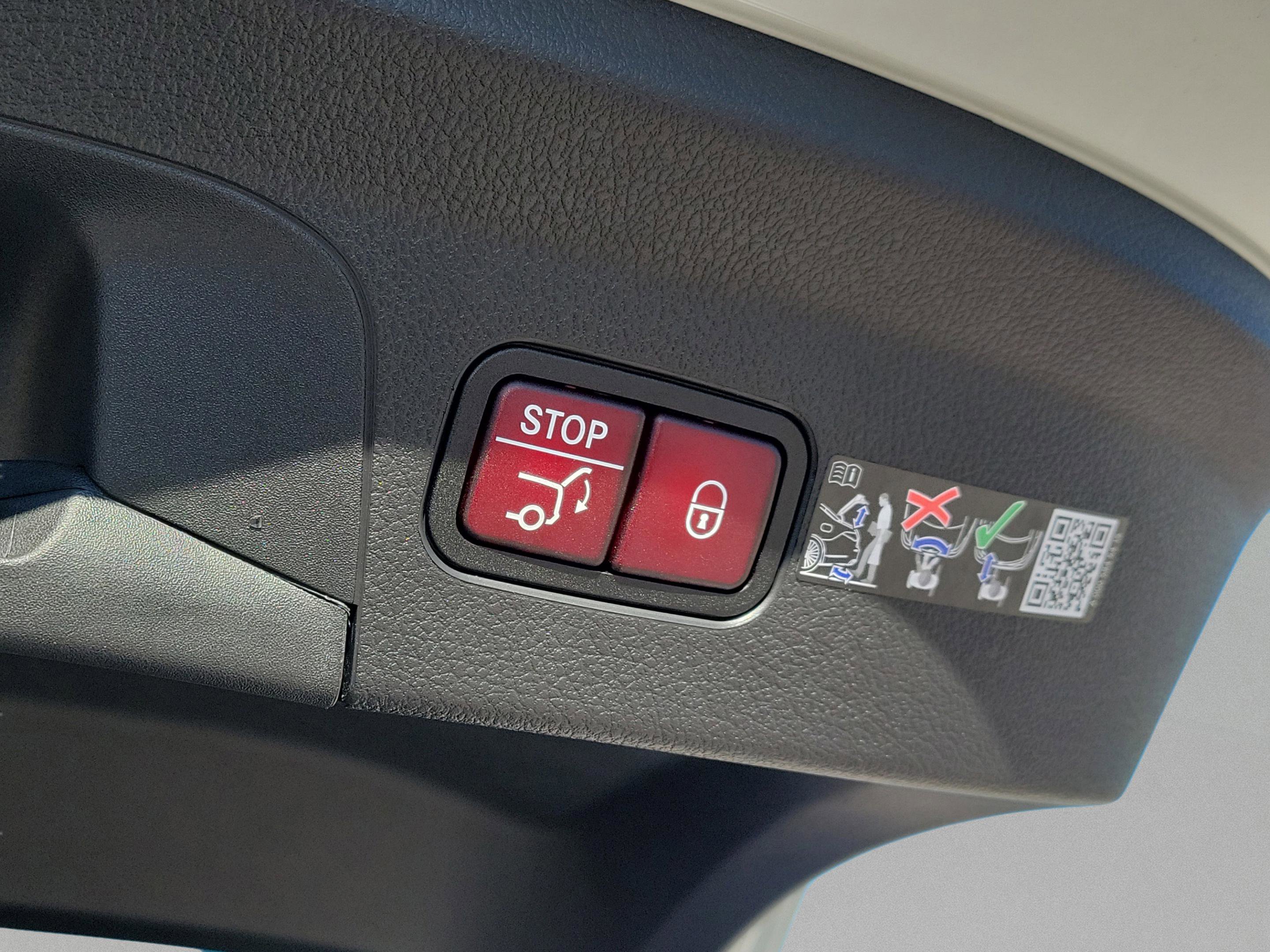 New 2026 Mercedes-Benz GLE 53 AMG 4MATIC Coupe image 6