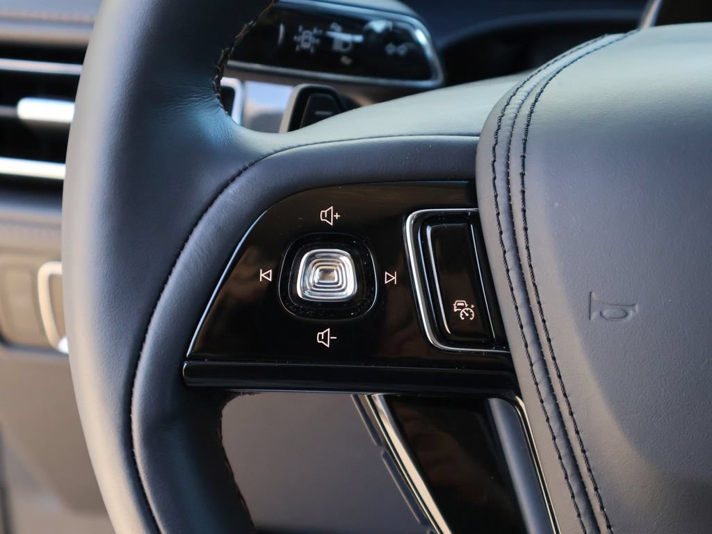Used 2025 Lincoln Aviator AWD image 30