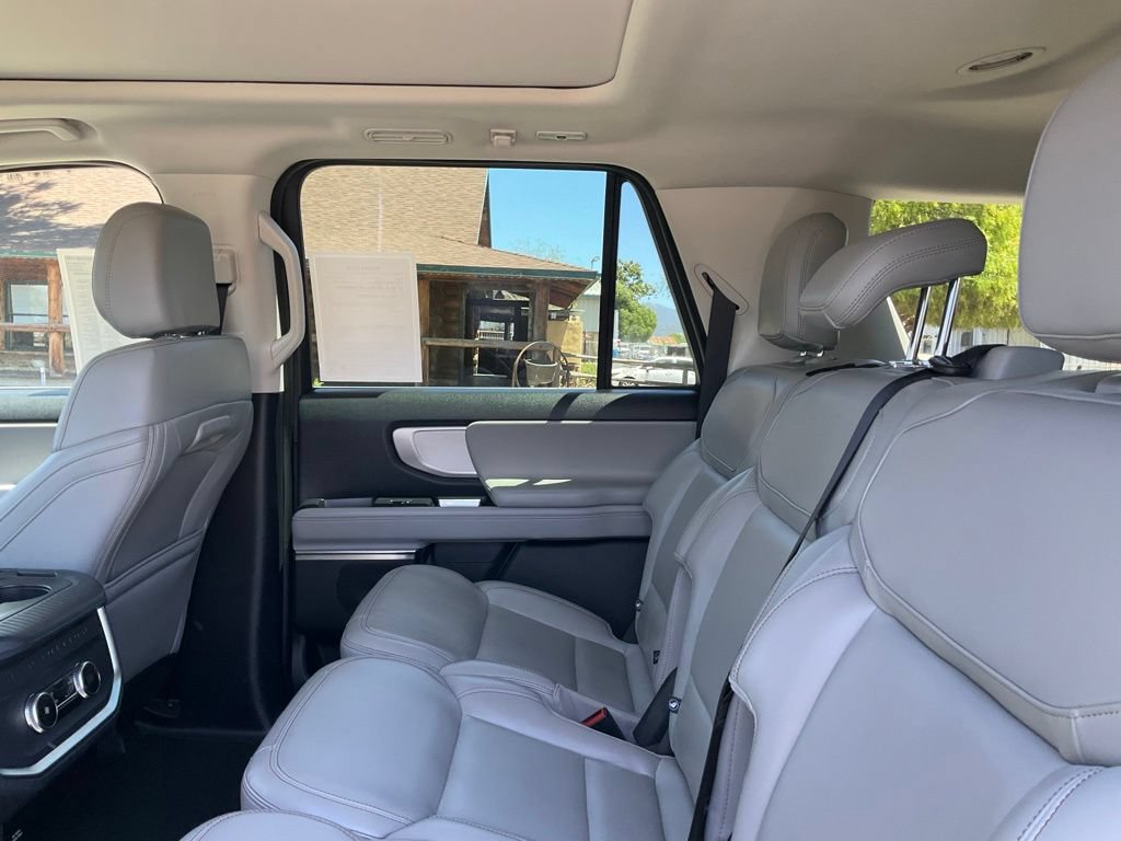 Used 2025 Ford Expedition Max Active AWD/4WD image 18