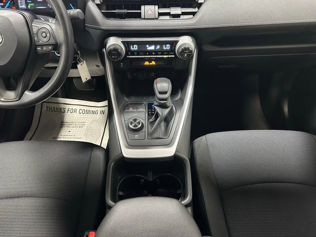 Used 2025 Toyota RAV4 LE AWD/4WD image 38
