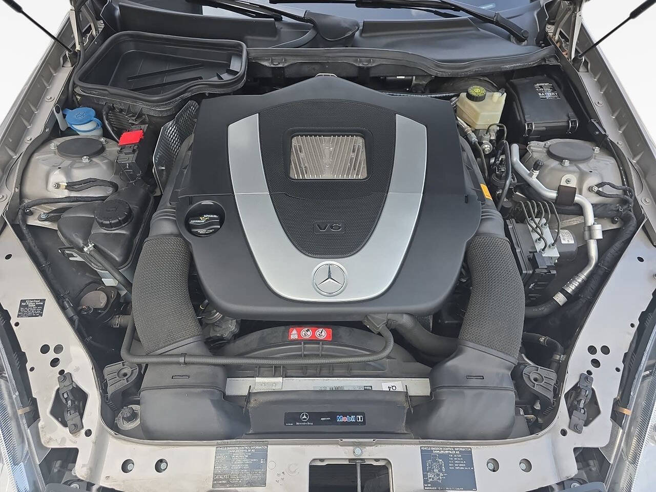 Used 2005 Mercedes-Benz SLK 350 image 26
