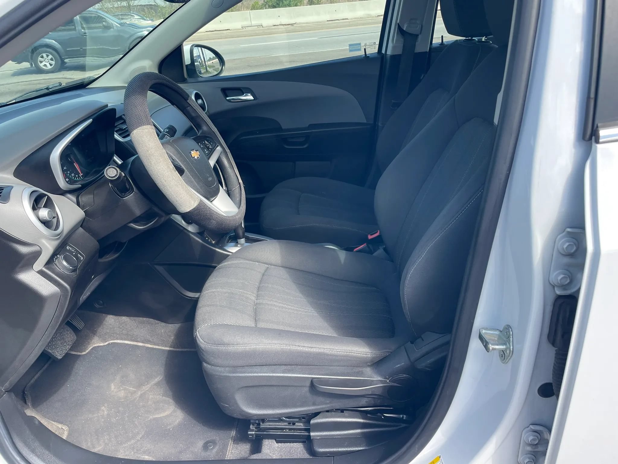 Used 2017 Chevrolet Sonic LT FWD image 15