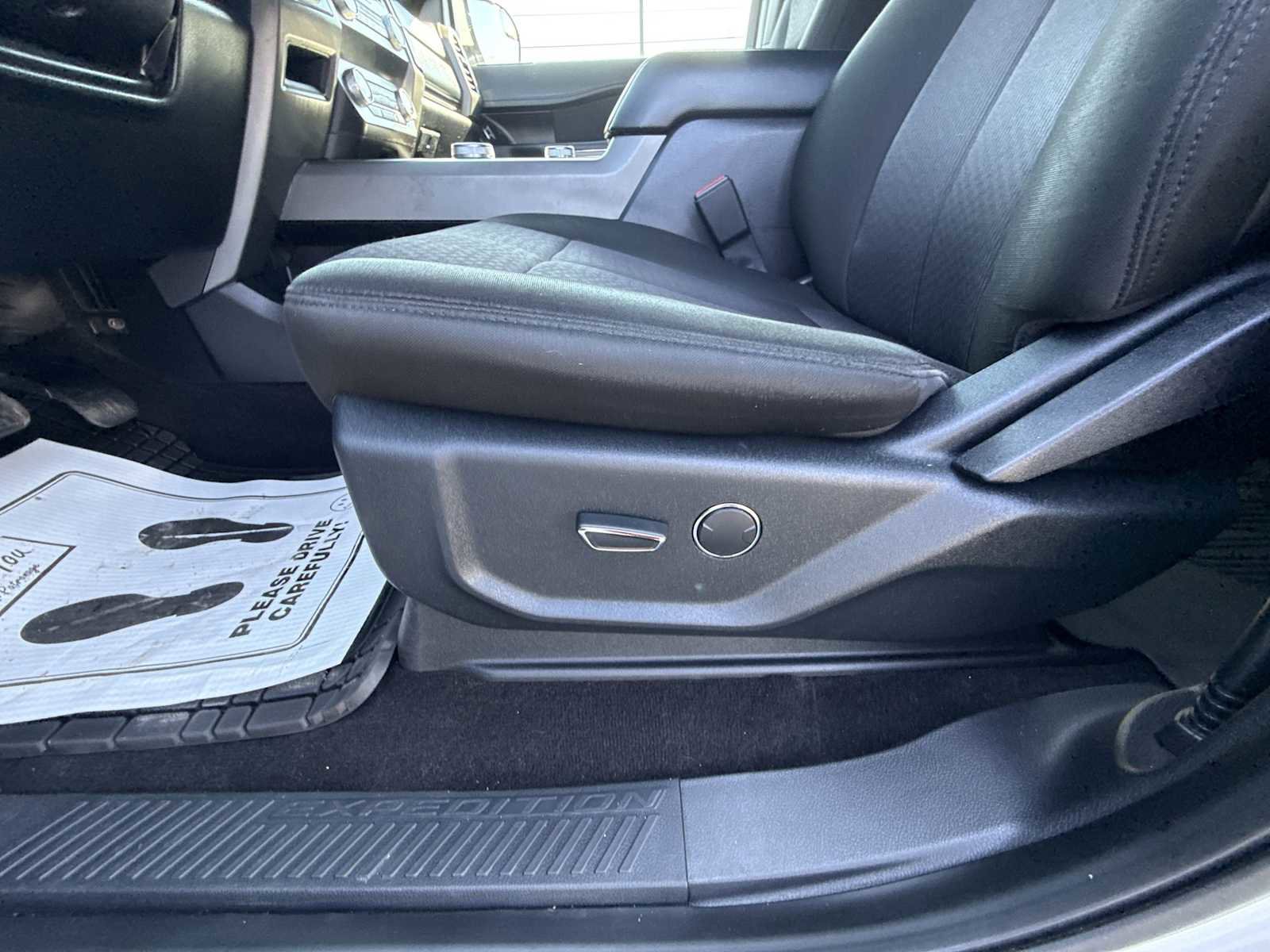 Used 2019 Ford Expedition XLT image 14