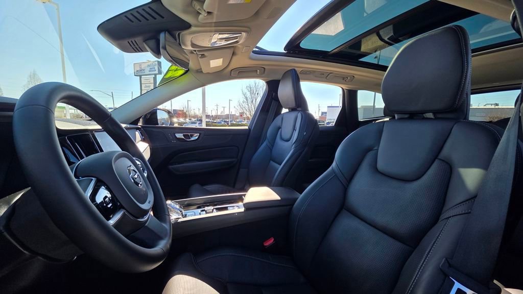 Used 2023 Volvo XC60 T8 Ultimate w/ Climate Package image 23