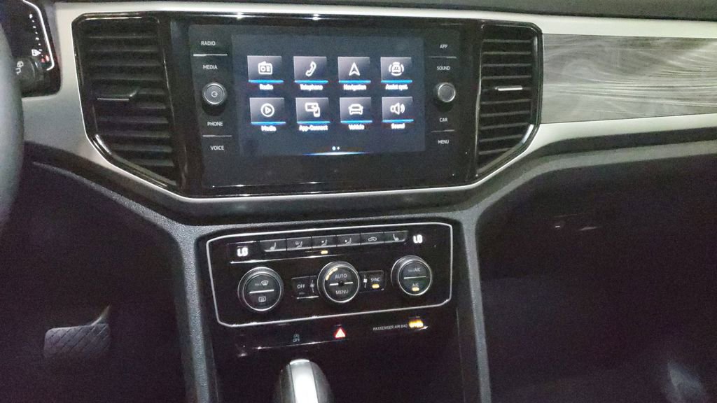 Used 2022 Volkswagen Atlas Cross Sport SE image 25