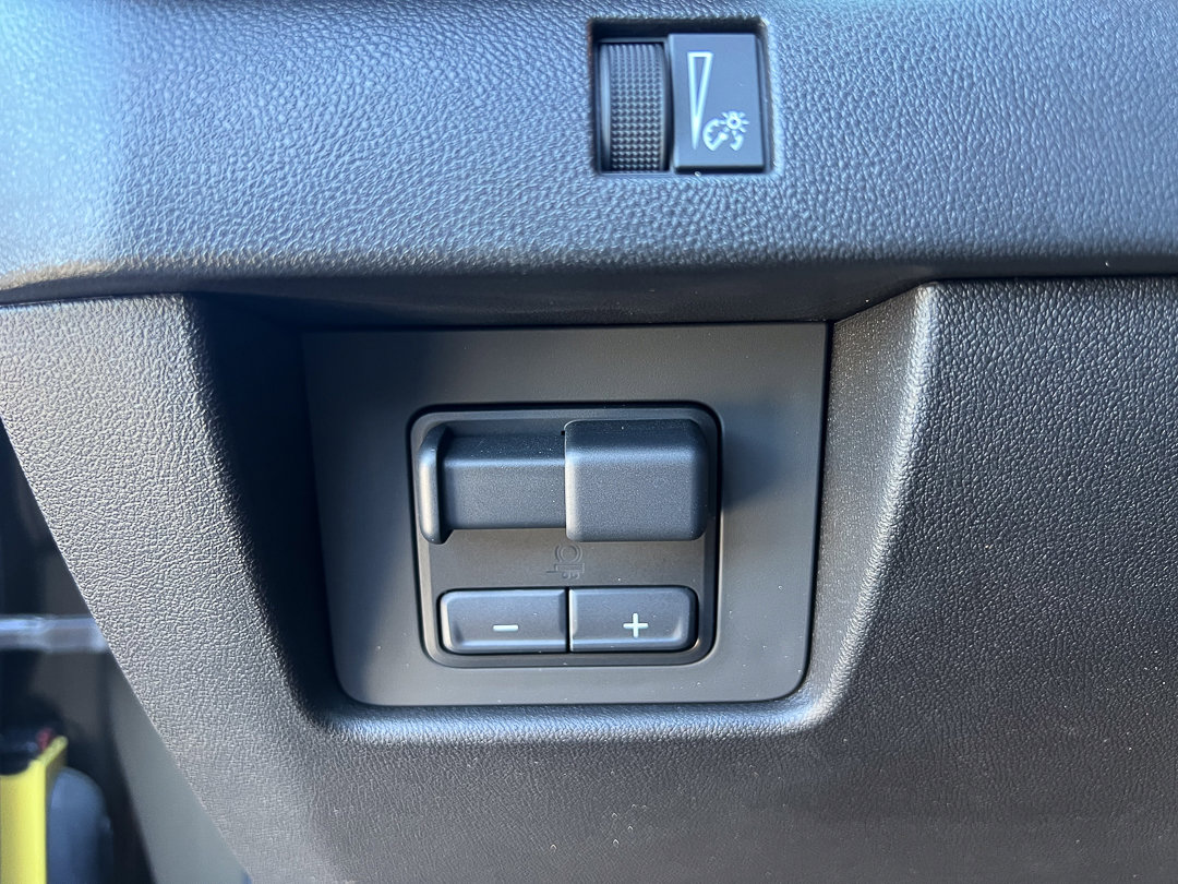 Used 2024 GMC Canyon AT4 image 17