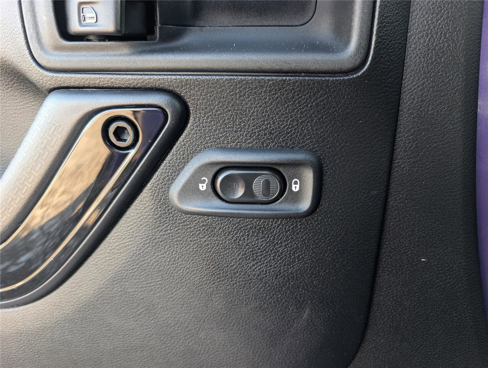 Used 2017 Jeep Wrangler Sahara image 17