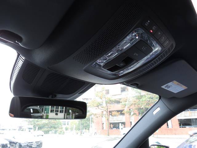 Used 2025 Mercedes-Benz GLE 450e 4MATIC w/ Driver Assistance Package image 20