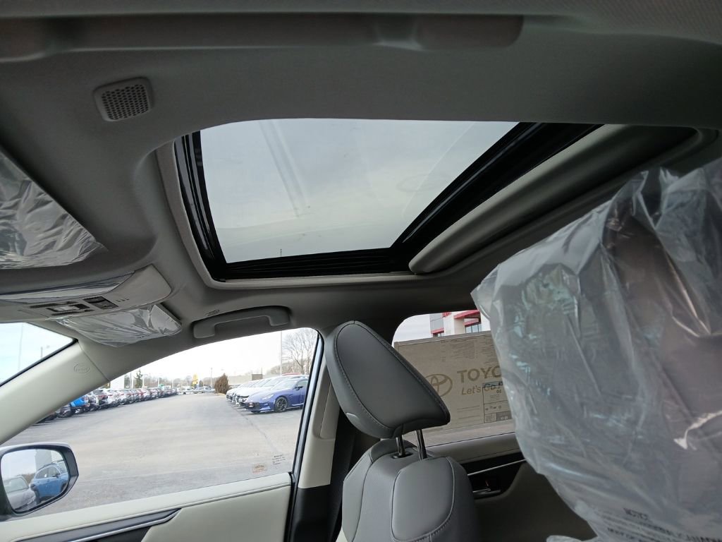 New 2025 Toyota RAV4 Limited image 6