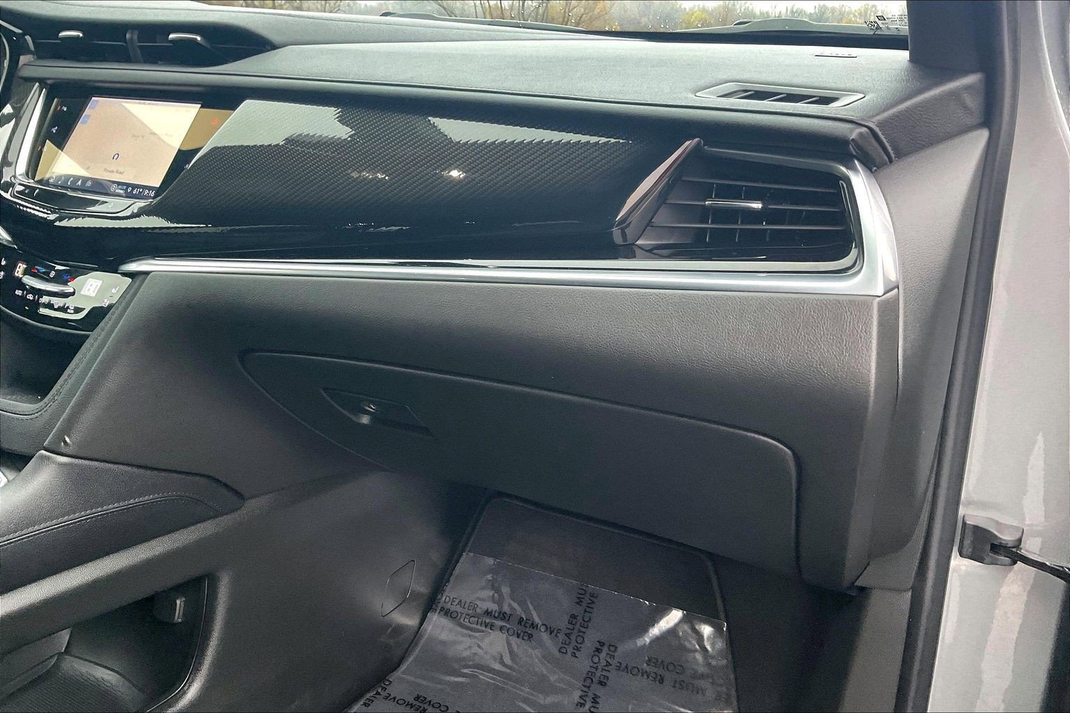 Used 2024 Cadillac XT6 Sport w/ Technology Package image 16