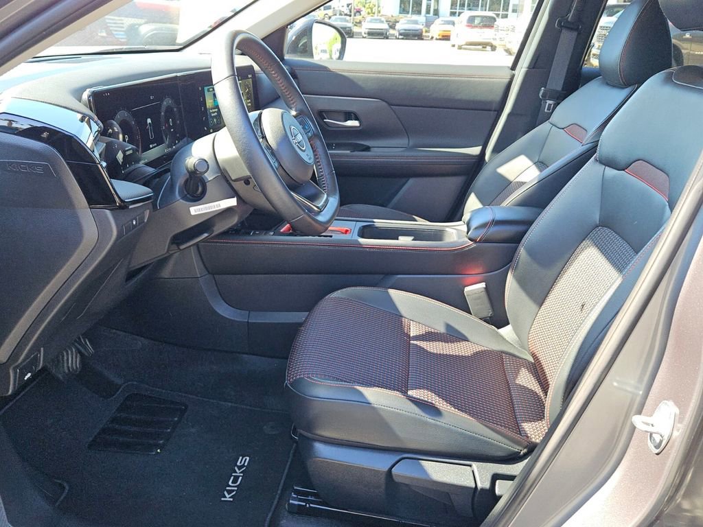 Used 2025 Nissan Kicks SR AWD/4WD image 10