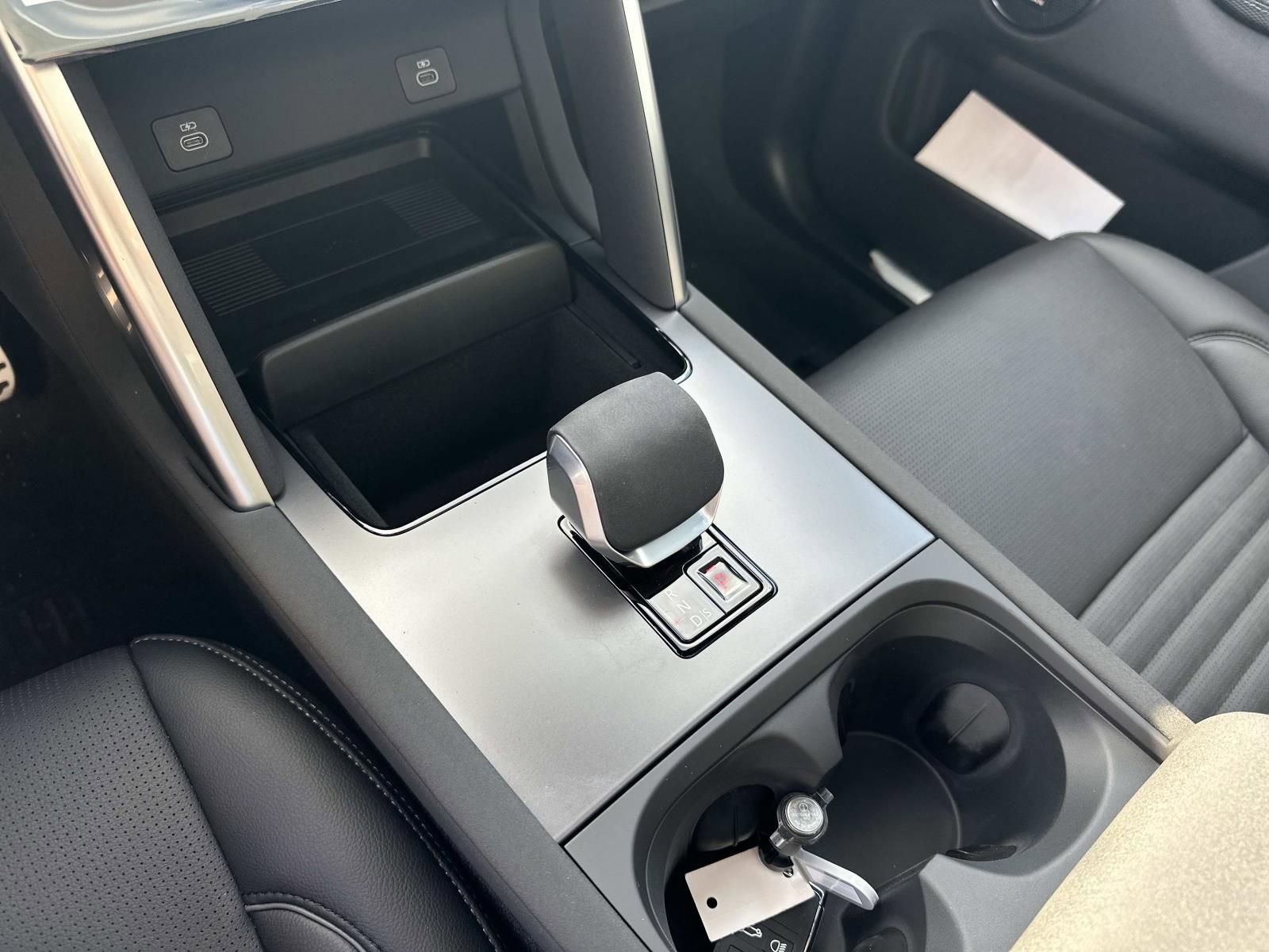 New 2026 Land Rover Discovery Sport Landmark image 17
