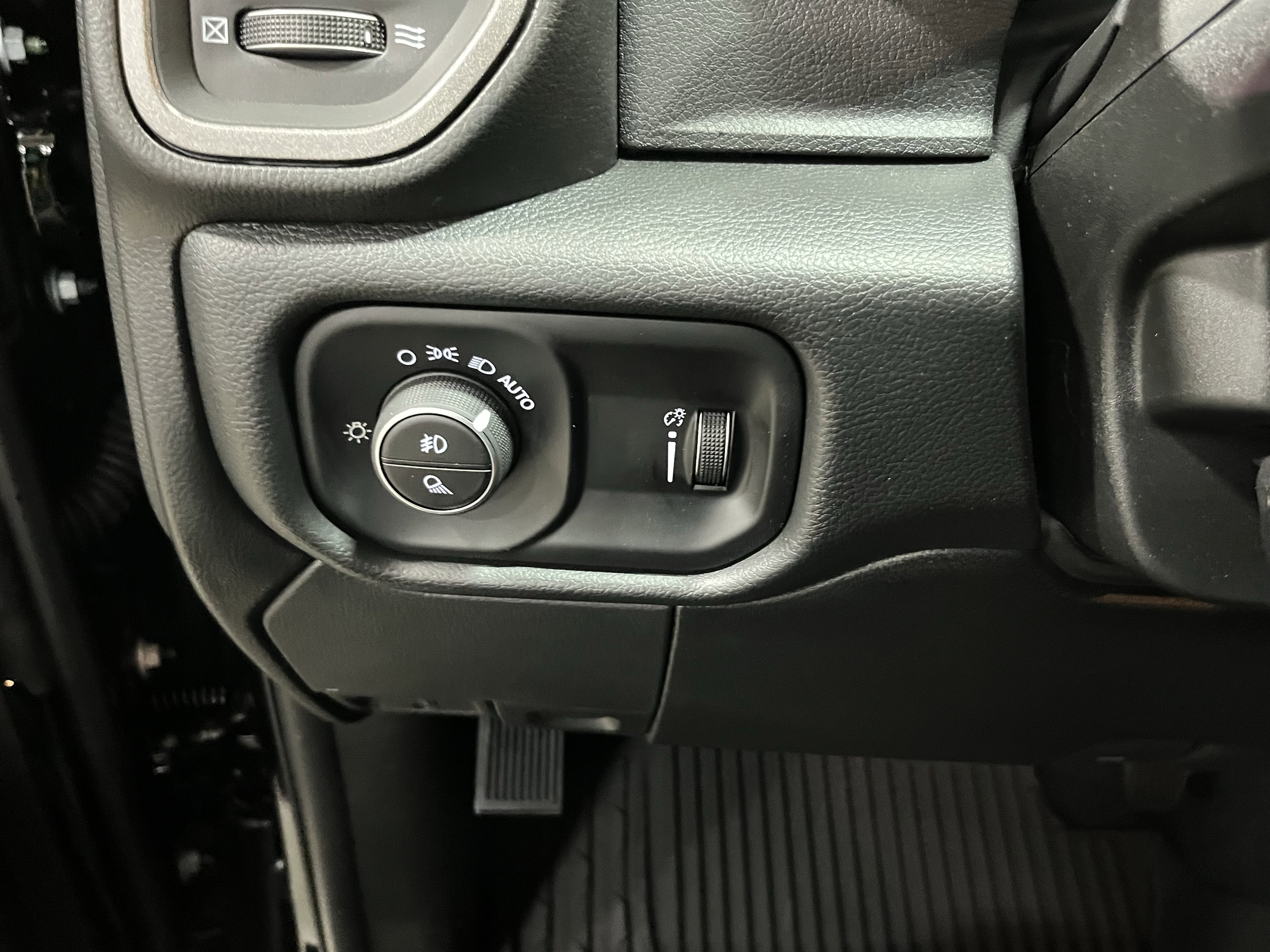New 2026 RAM 2500 Tradesman AWD/4WD image 24