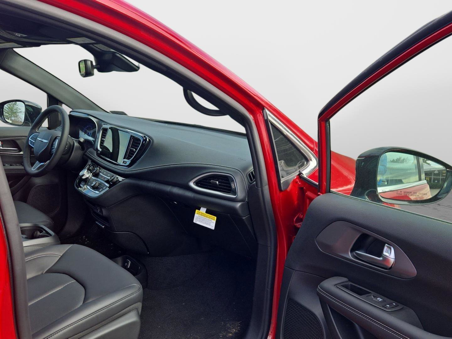 New 2026 Chrysler Pacifica Select image 14