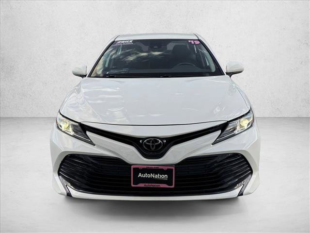 Used 2019 Toyota Camry LE FWD image 2