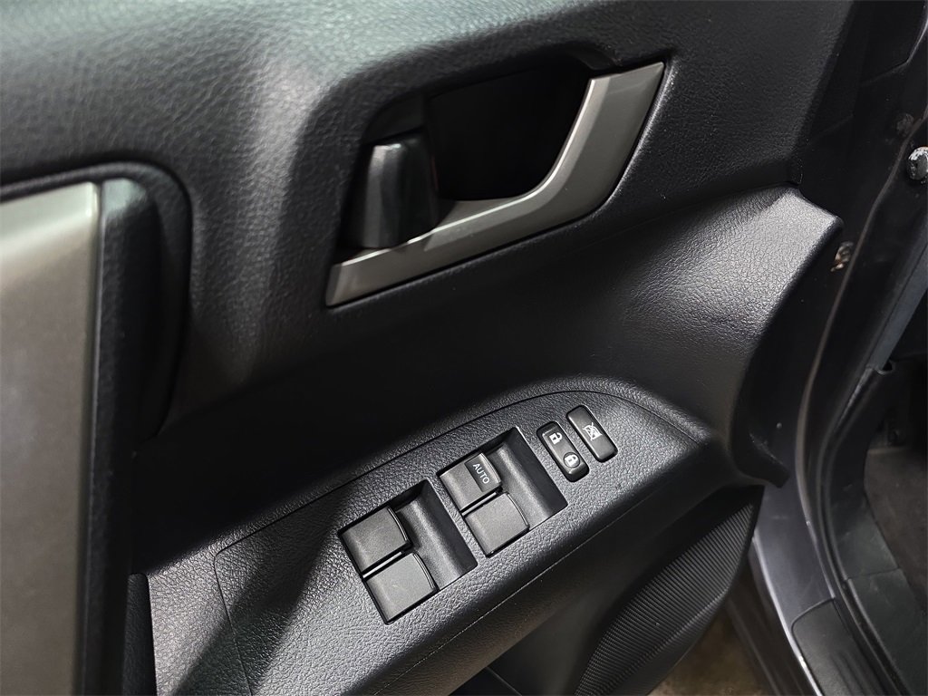 Used 2012 Toyota Highlander SE image 28