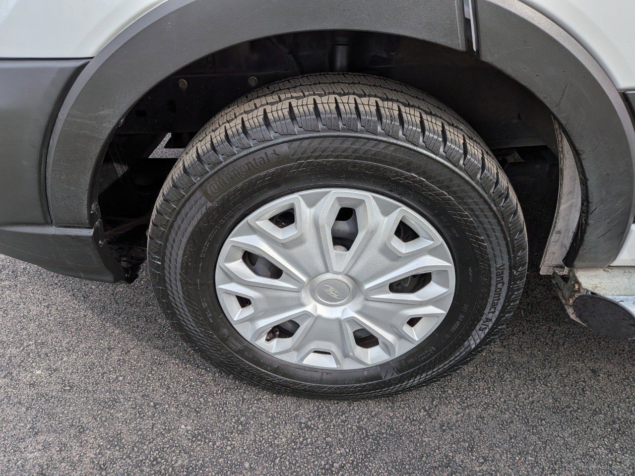 Used 2024 Ford Transit 250 w/ Exterior Upgrade Package image 37