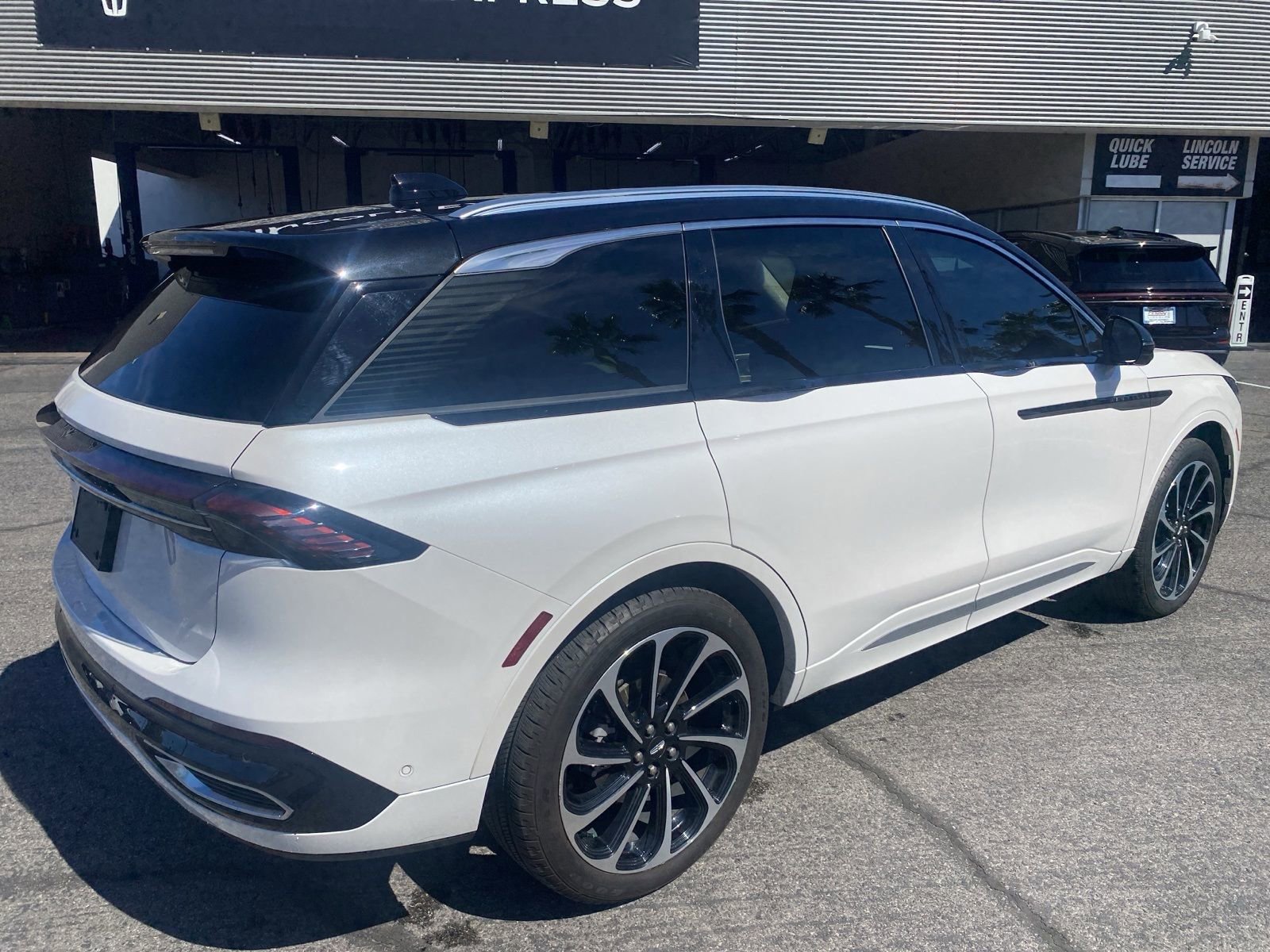 Used 2024 Lincoln Nautilus Black Label image 5