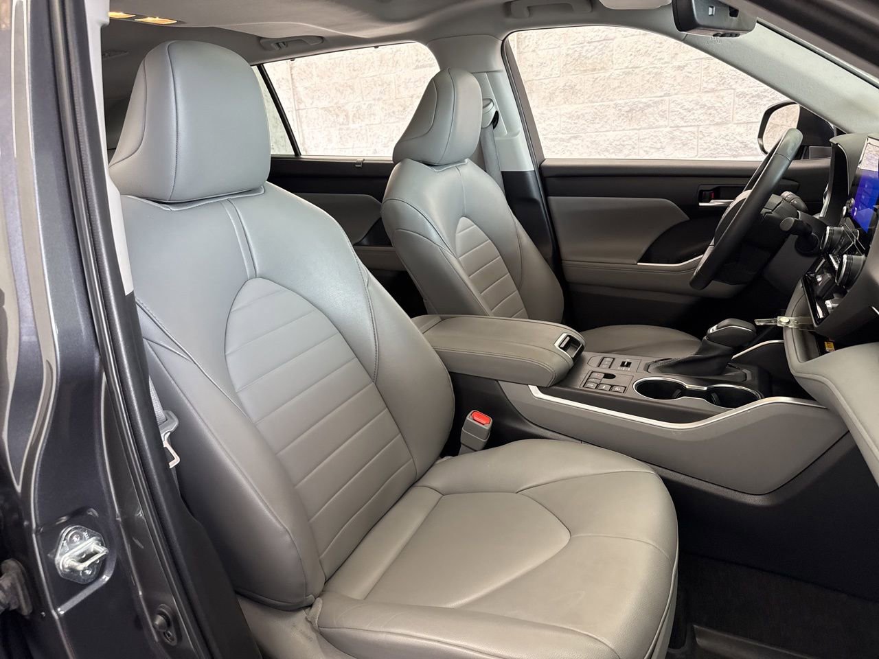 Used 2023 Toyota Highlander XLE image 52