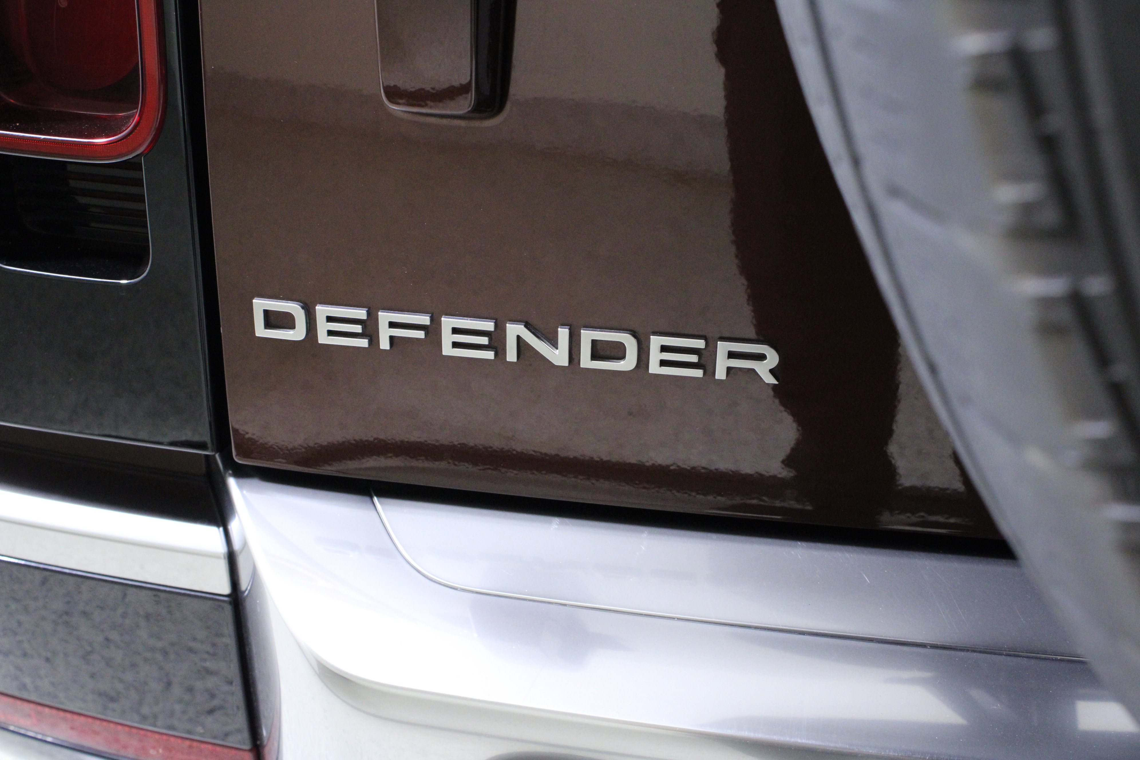 Used 2023 Land Rover Defender 130 S image 9