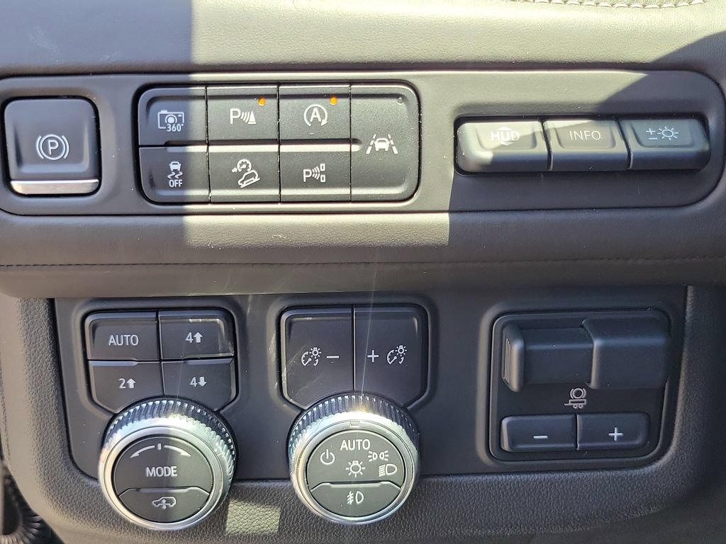 Used 2023 GMC Yukon Denali Ultimate AWD/4WD image 21