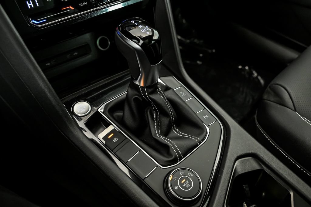 New 2026 Volkswagen Taos SEL AWD/4WD image 16