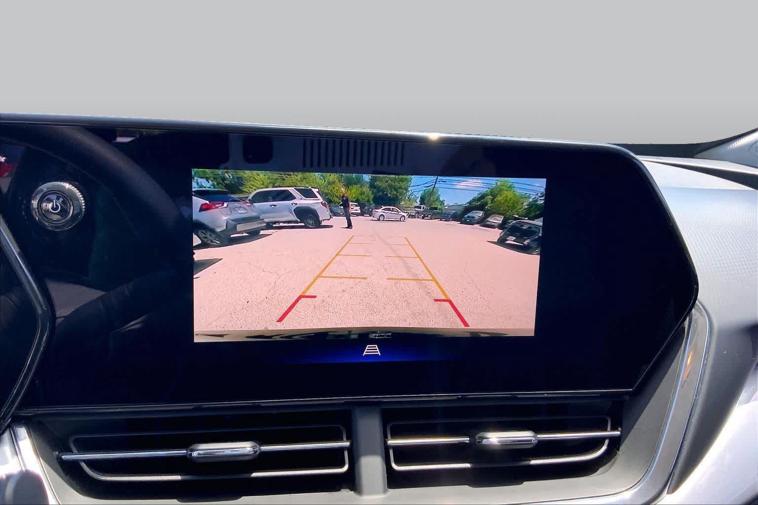 Used 2025 Chevrolet Trax LT FWD image 26