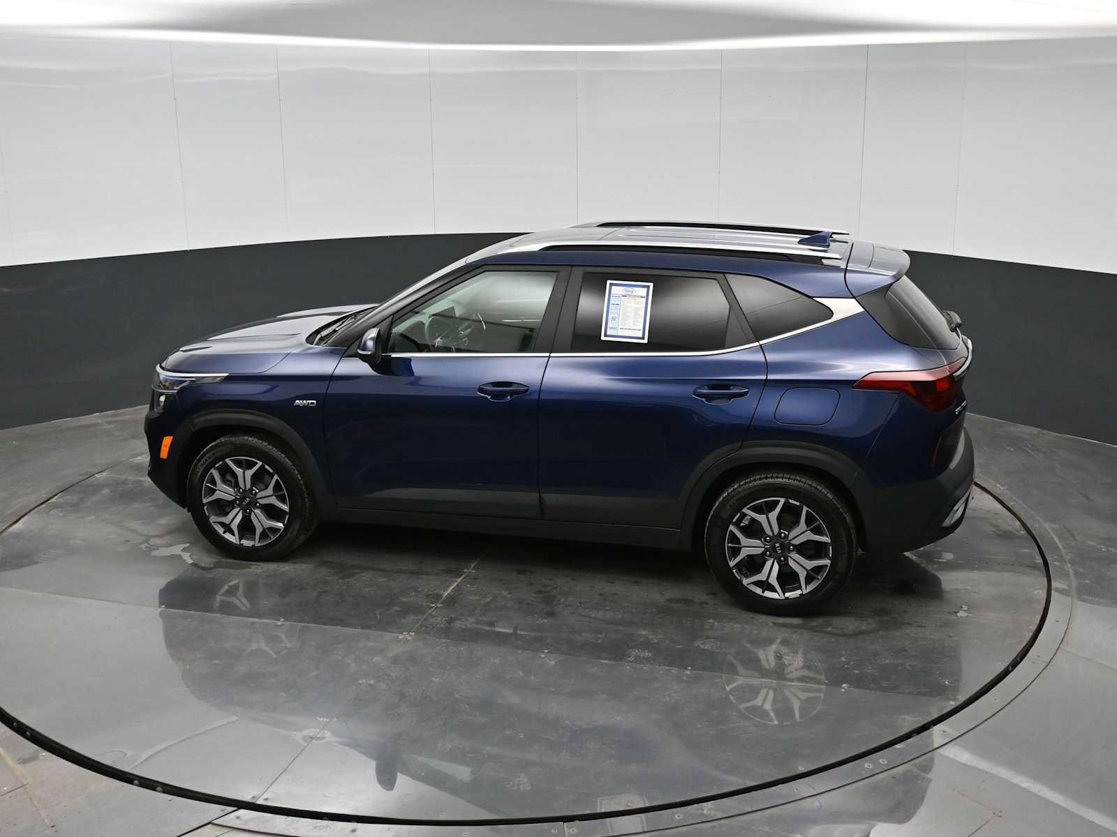 Used 2021 Kia Seltos EX image 25