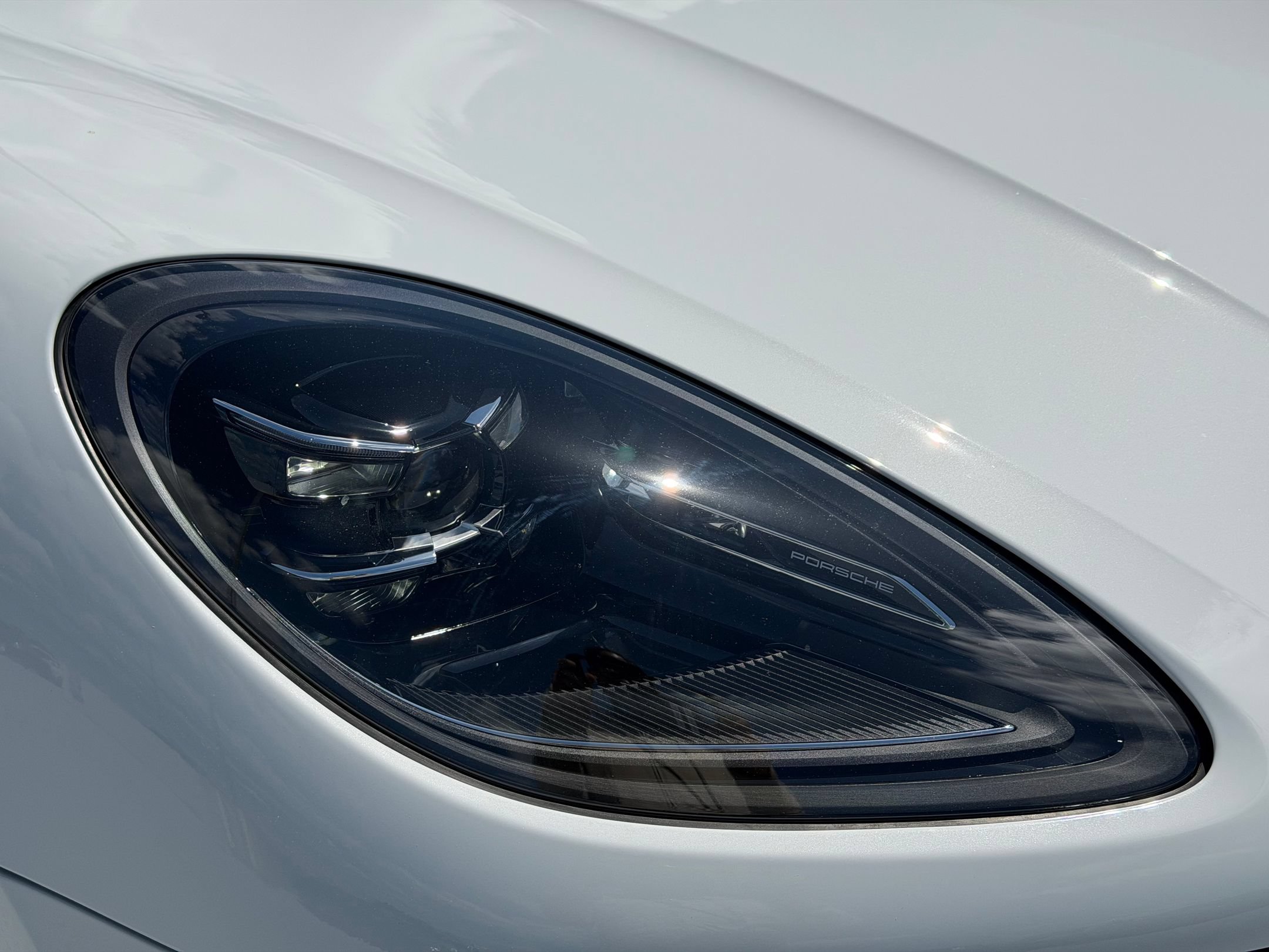 Used 2026 Porsche Macan AWD/4WD image 12
