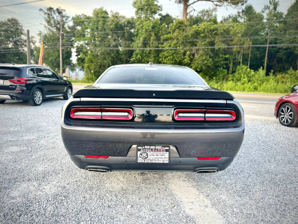 Used 2020 Dodge Challenger SXT w/ Plus Package image 3