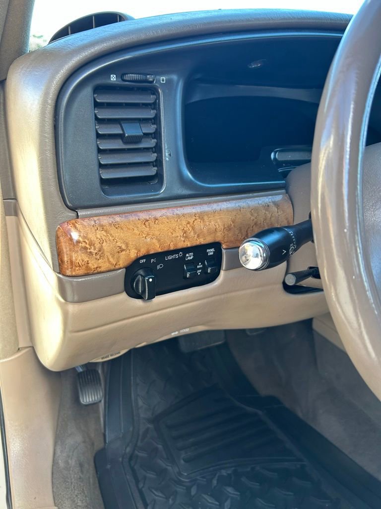 Used 1999 Lincoln Continental FWD image 14
