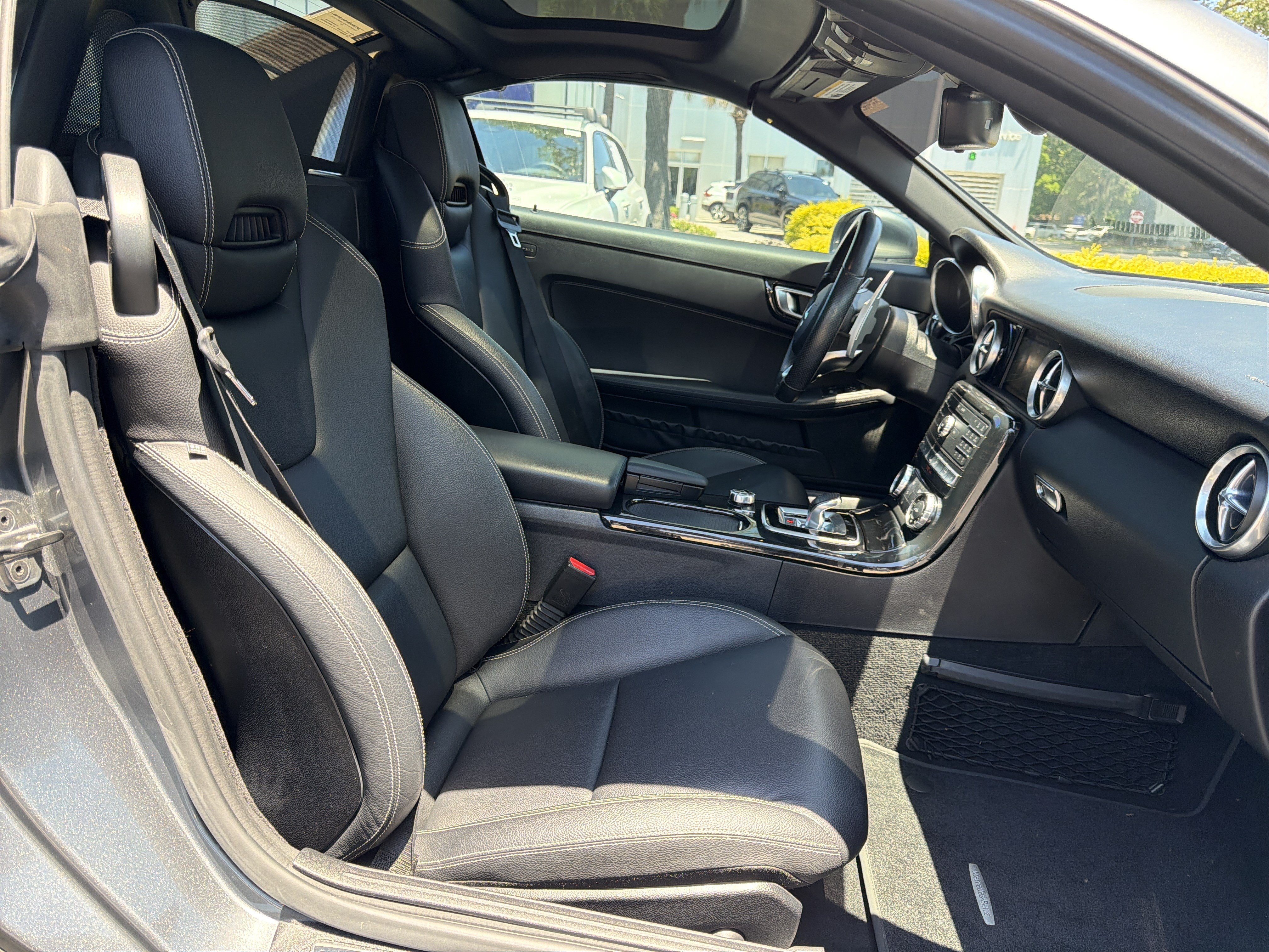 Used 2017 Mercedes-Benz SLC 300 image 35