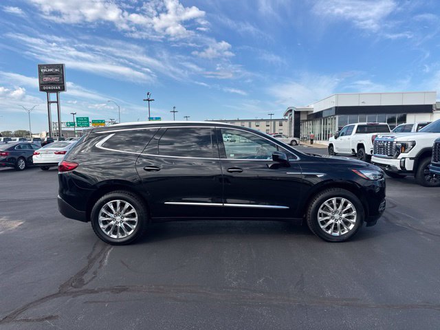 Used 2021 Buick Enclave Essence w/ Sound and Sites Package FWD image 2