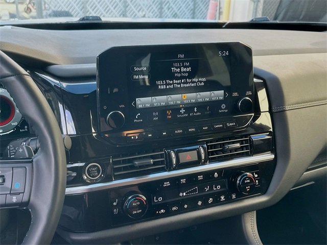 Used 2024 Nissan Pathfinder Platinum w/ Cargo Package image 10