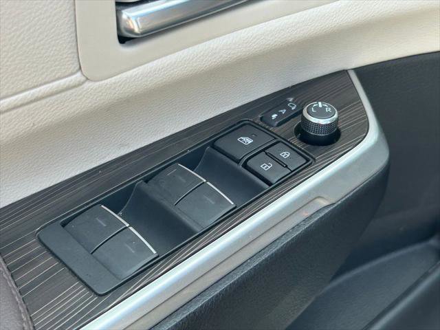 Certified 2024 Toyota Sienna Platinum image 26