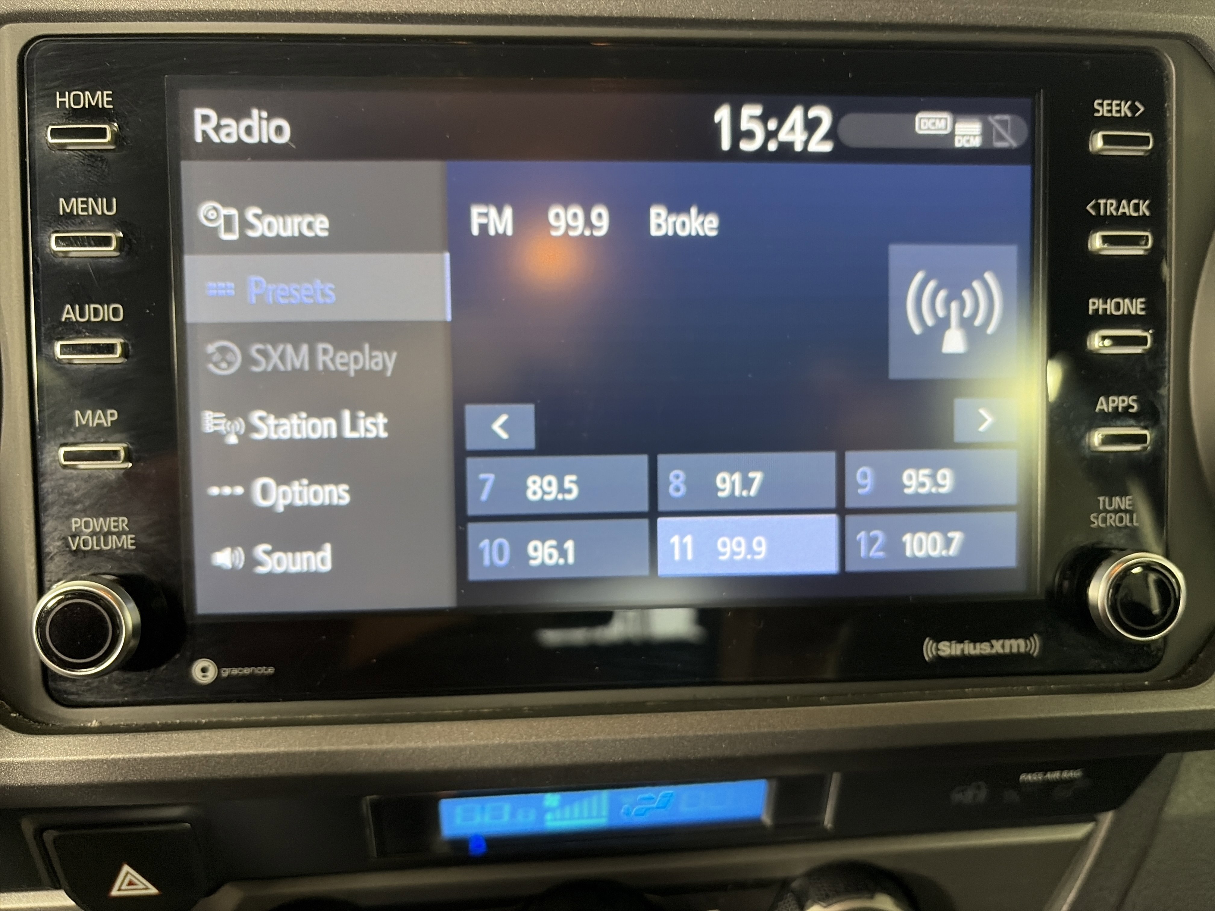 Used 2023 Toyota Tacoma TRD Sport w/ Technology Package image 20