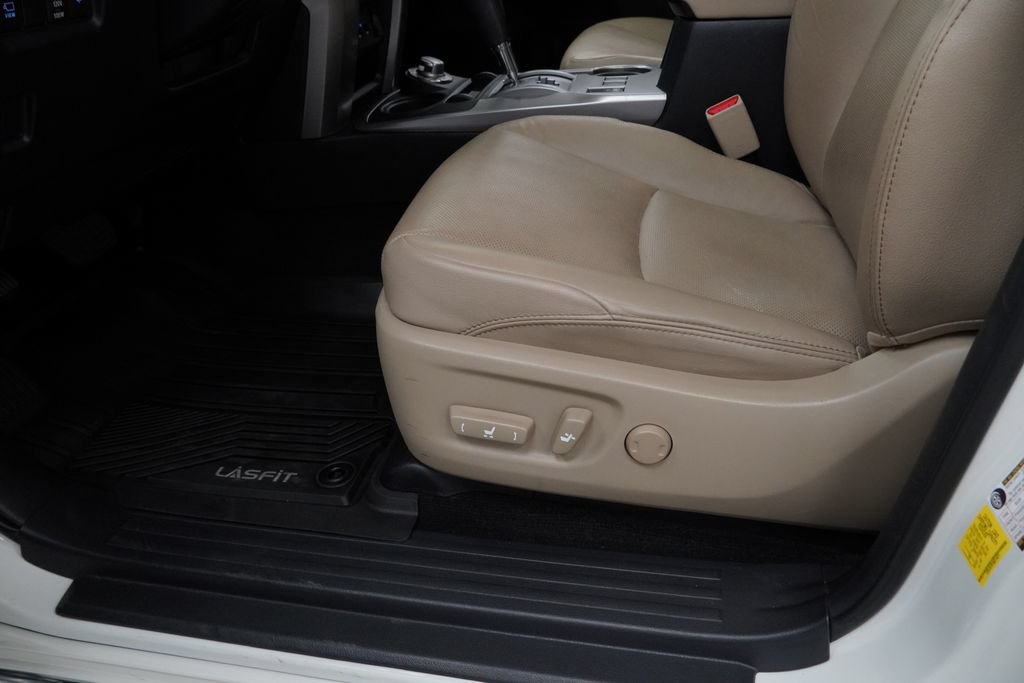 Used 2022 Toyota 4Runner Limited AWD/4WD image 44