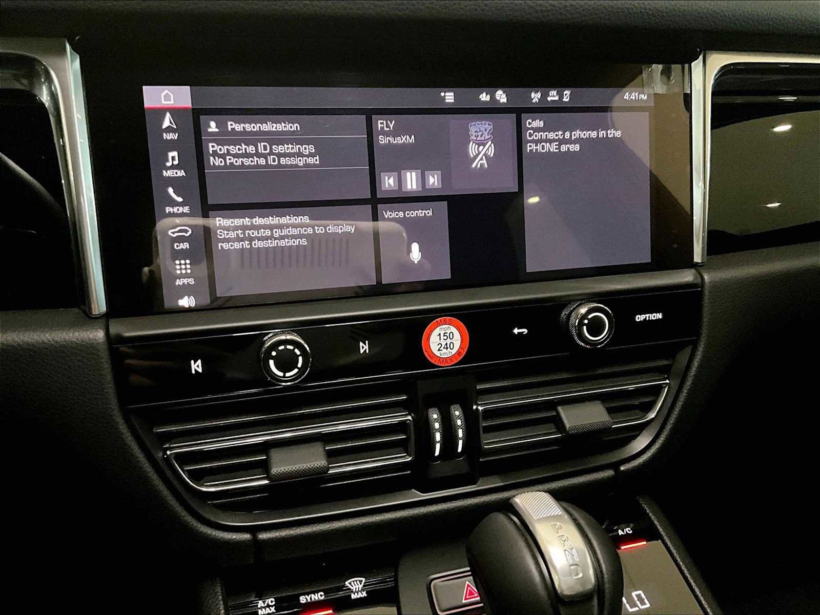 Used 2025 Porsche Macan image 19