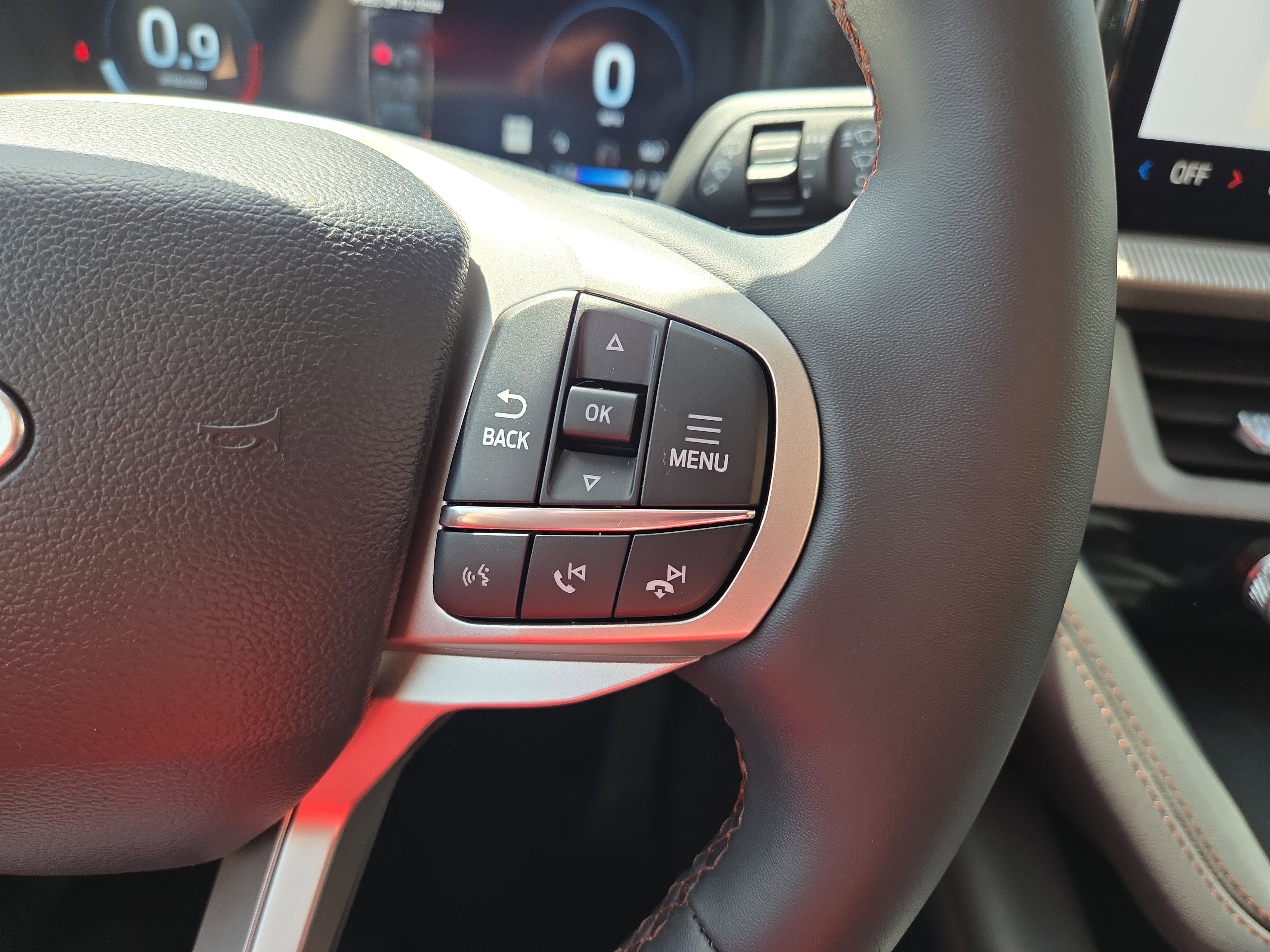 Used 2025 Ford Explorer Active image 13
