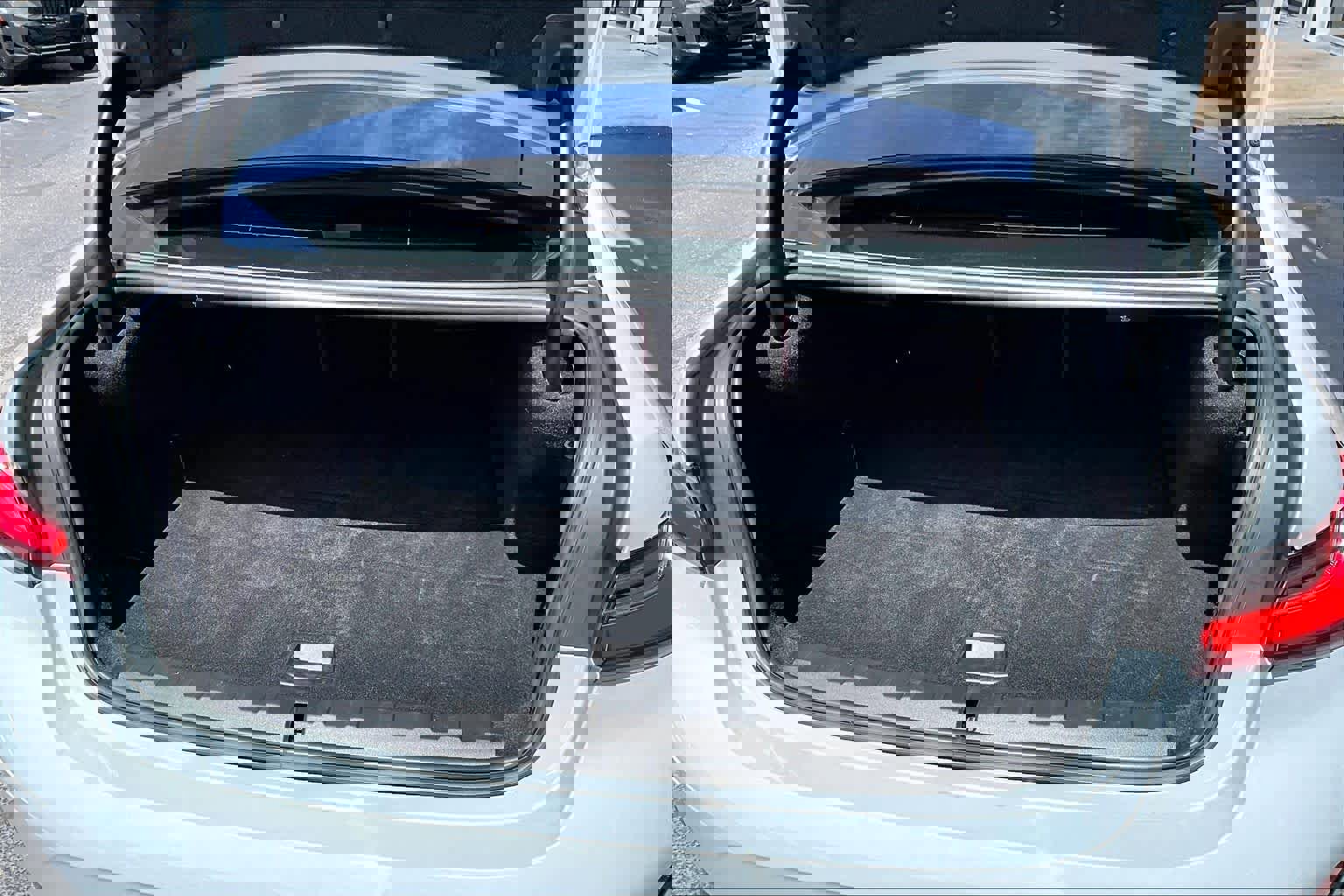 Used 2023 BMW 330e w/ M Sport Package image 33