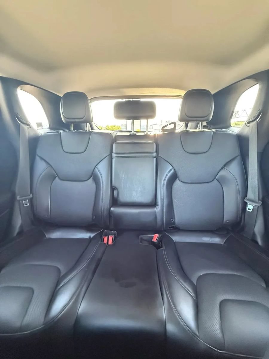 Used 2019 Jeep Cherokee Limited AWD/4WD image 18