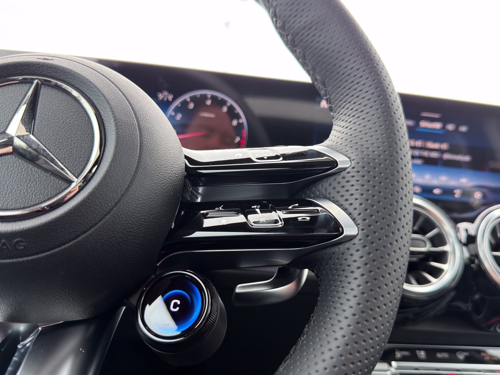 New 2026 Mercedes-Benz GLB 35 AMG 4MATIC image 26